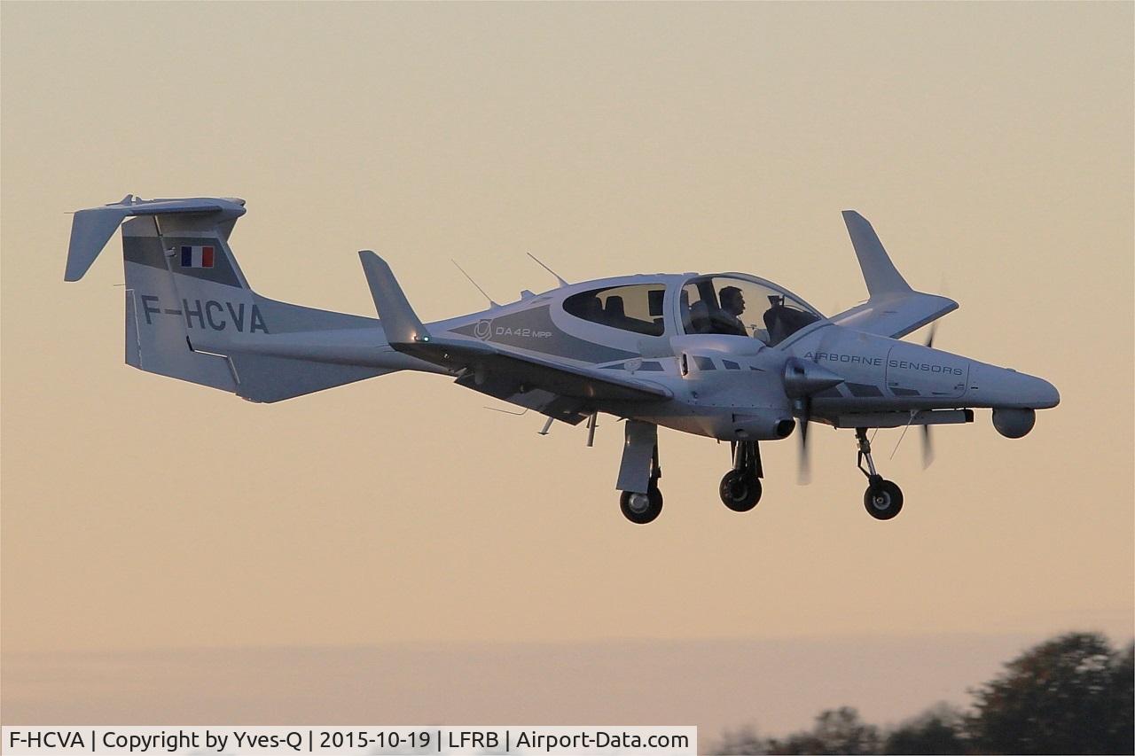F-HCVA, Diamond DA-42MPP Twin Star C/N 42.007, Diamond DA-42MPP Twin Star CN 42.007, On final rwy 07R, Brest-Bretagne Airport (LFRB-BES)