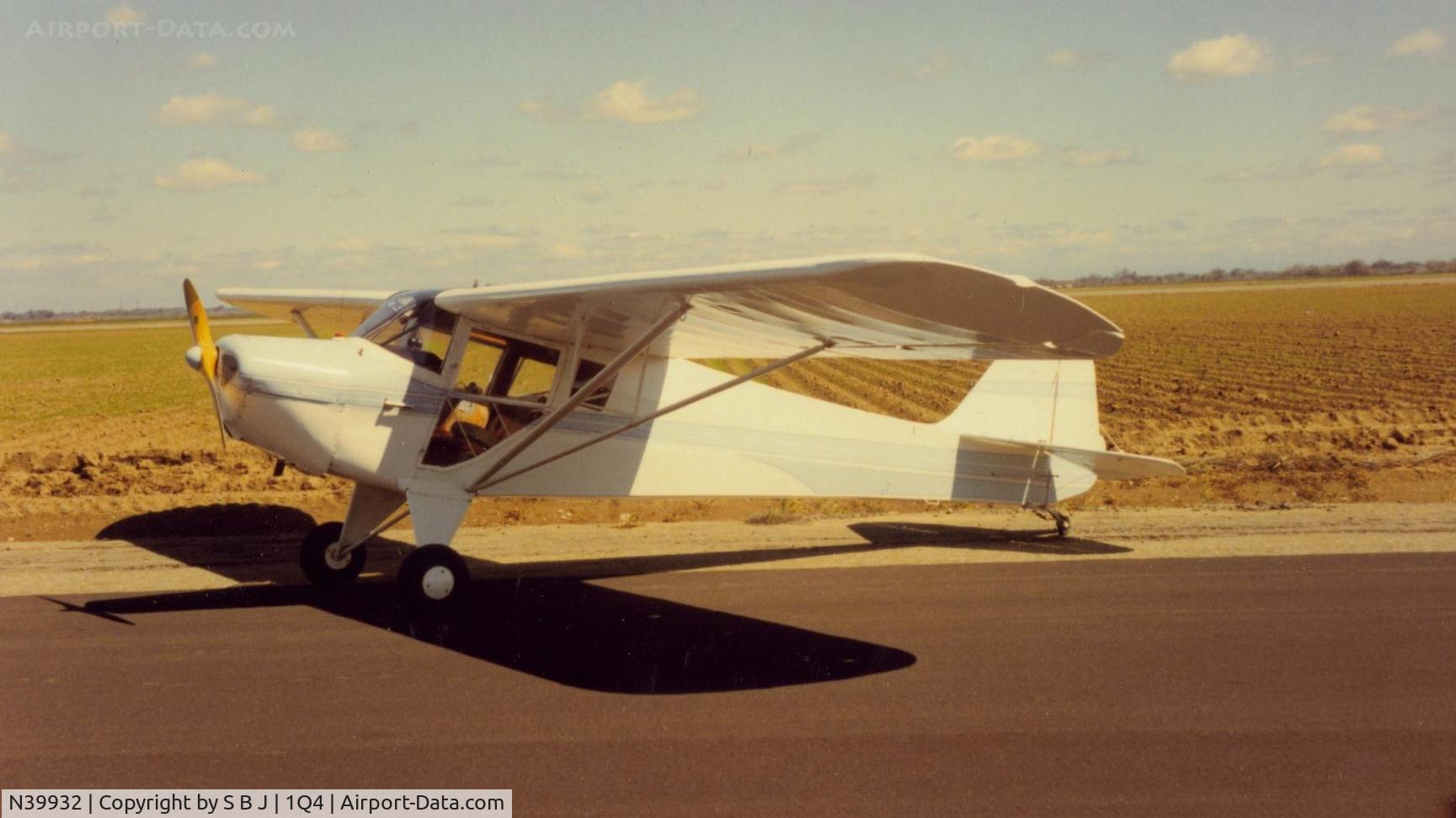N39932, 1945 Taylorcraft BC12-D C/N 6585, 932 at 1Q4.