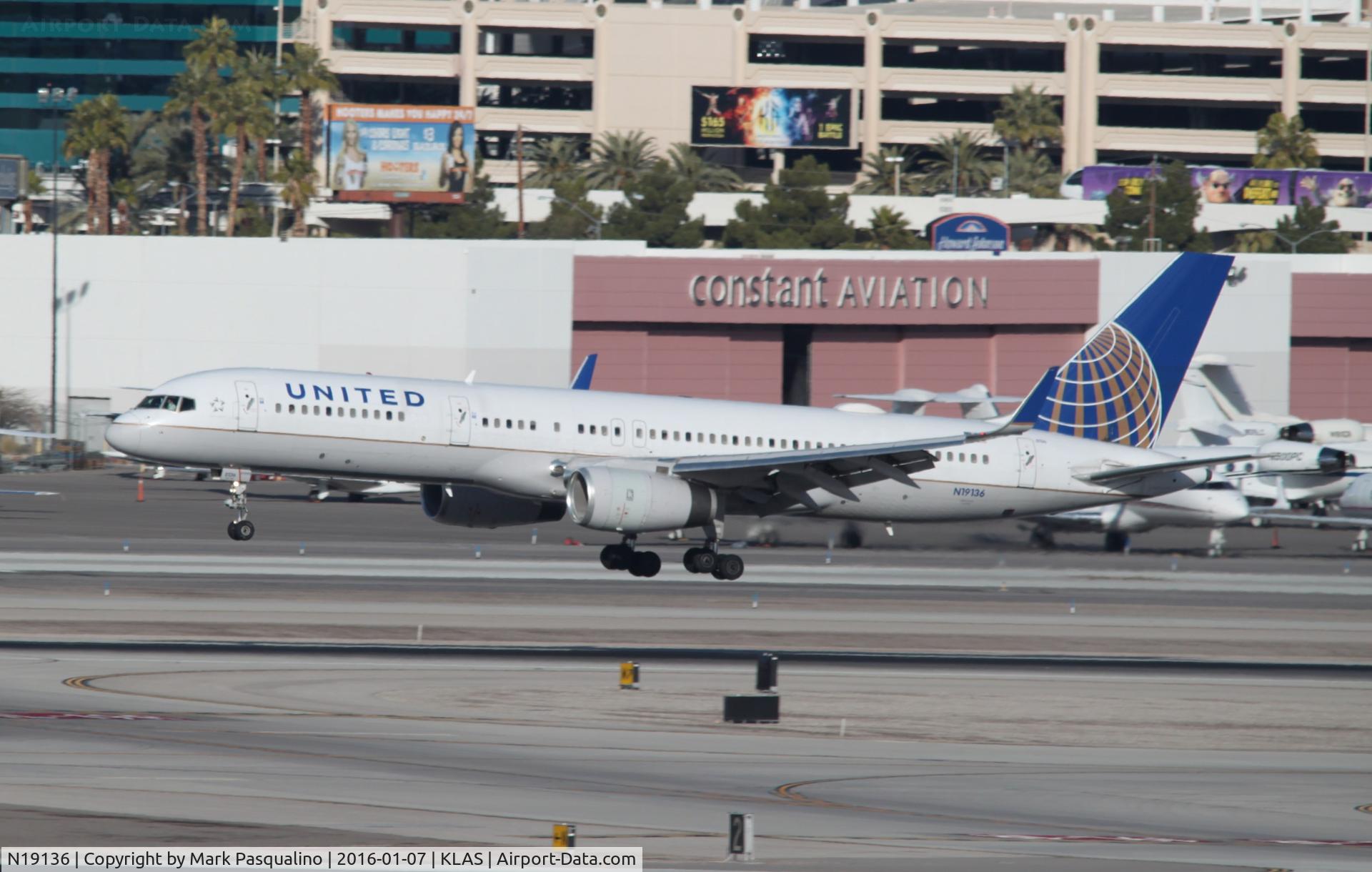 N19136, 1999 Boeing 757-224 C/N 29285, Boeing 757-200