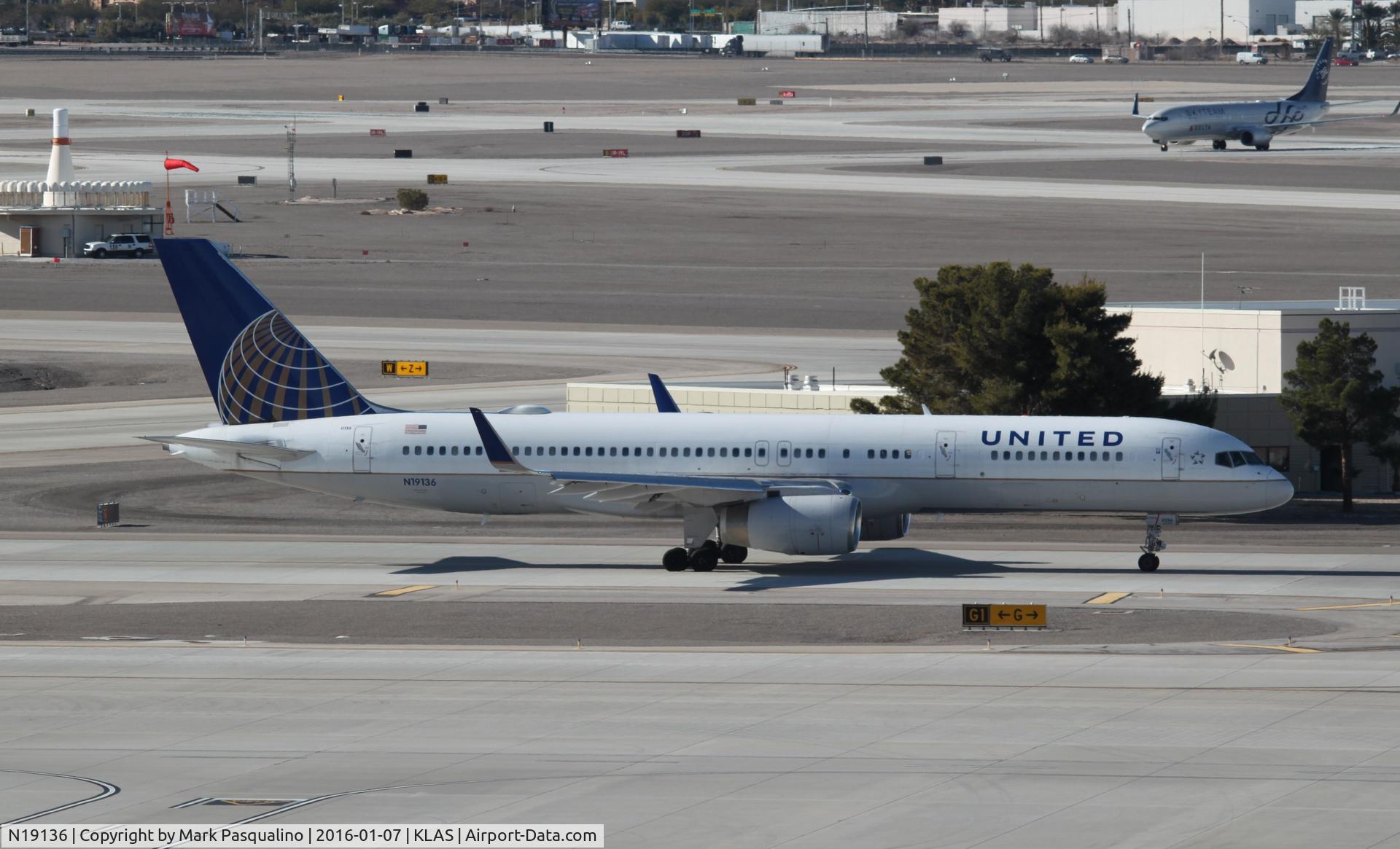 N19136, 1999 Boeing 757-224 C/N 29285, Boeing 757-200