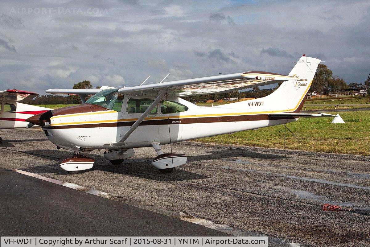VH-WDT, Cessna 182R Skylane C/N 18267933, VH-WDT Northam WA August 2015