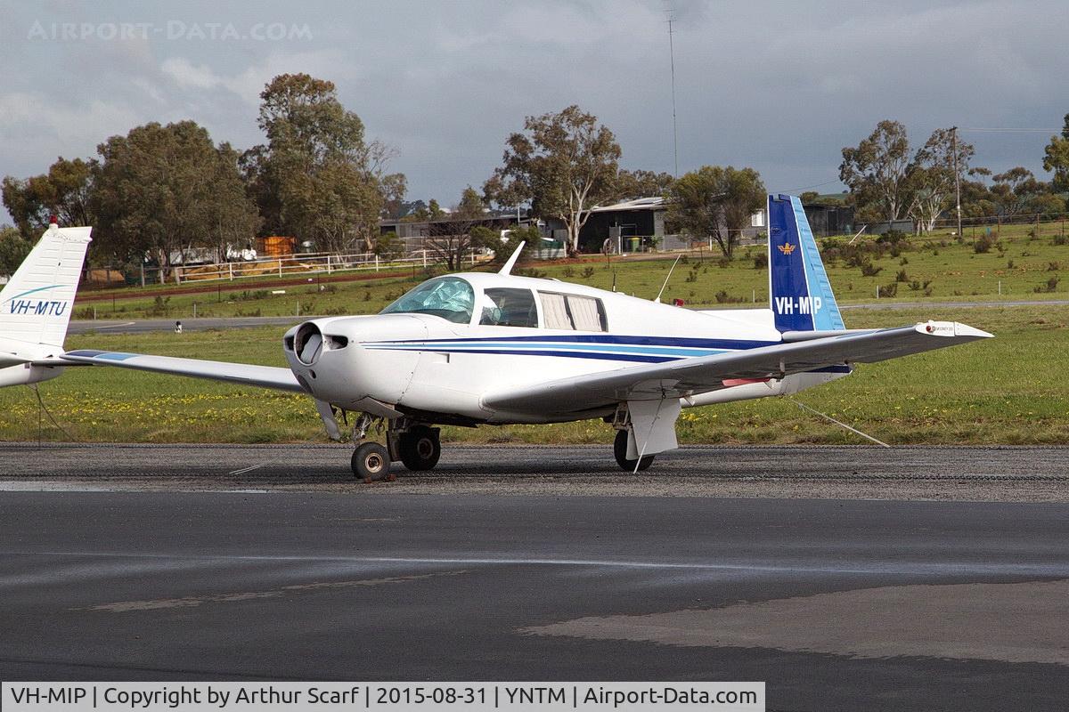 VH-MIP, 1978 Mooney M20J 201 C/N 24-0454, VH-MIP Northam WA August 2015