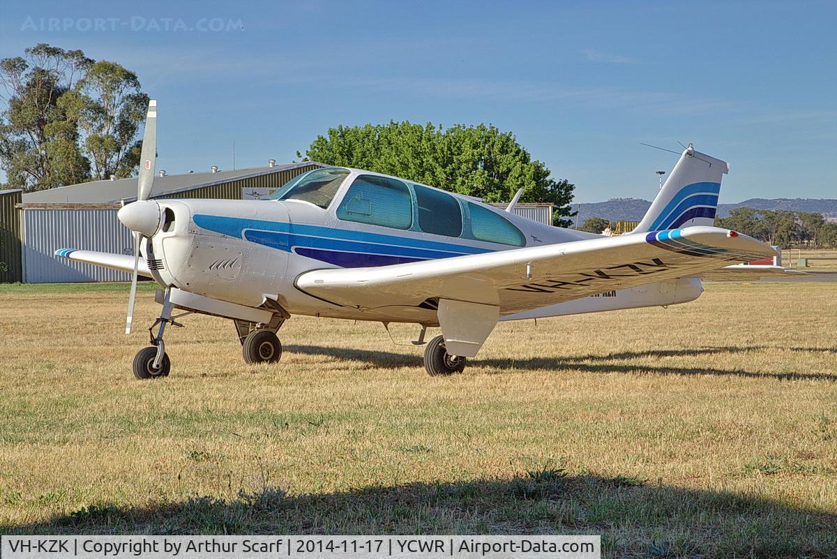 VH-KZK, 1966 Beech 35-C33 Debonair C/N CD-985, VH-KZK Cowra NSW November 2015