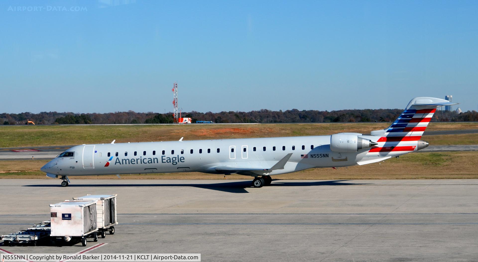 N555NN, 2014 Bombardier CRJ-900 (CL-600-2D24) C/N 15338, Taxi CLT