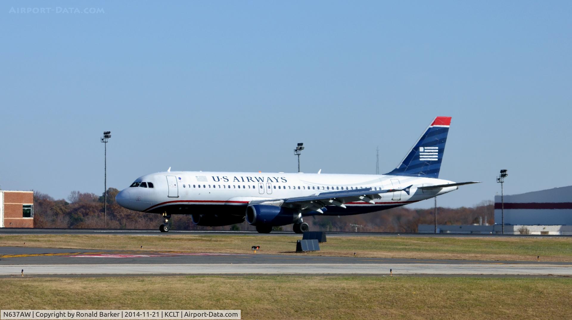 N637AW, 1990 Airbus A320-231 C/N 099, Landing CLT