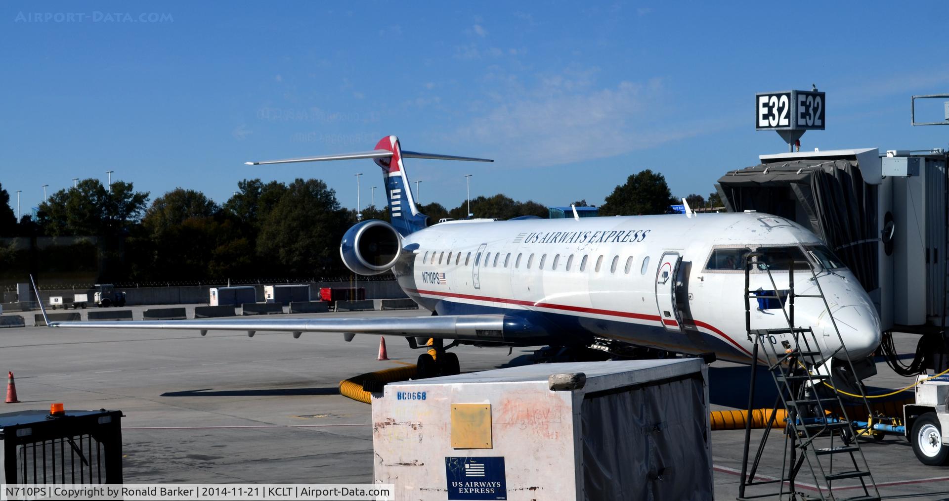 N710PS, 2004 Bombardier CRJ-701 (CL-600-2C10) Regional Jet C/N 10167, Gate E32 CLT