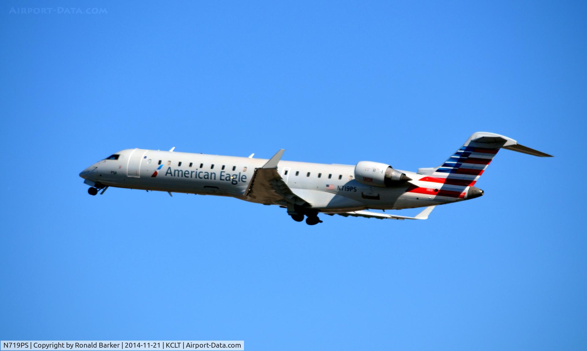 N719PS, 2004 Bombardier CRJ-701 (CL-600-2C10) Regional Jet C/N 10177, Departure CLT