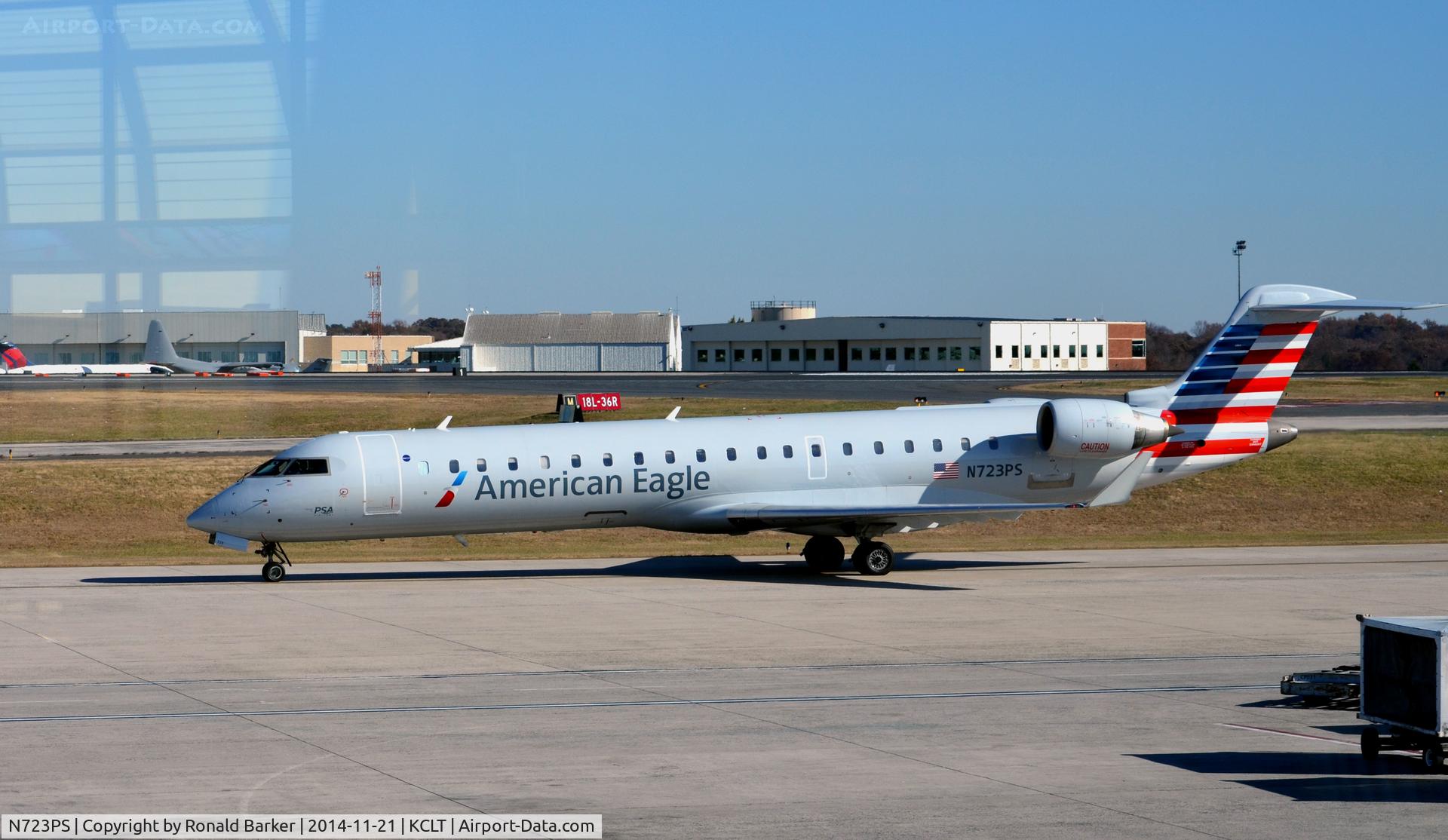 N723PS, 2004 Bombardier CRJ-701 (CL-600-2C10) Regional Jet C/N 10181, Taxi CLT