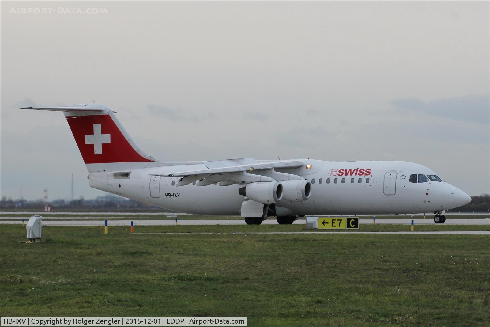 HB-IXV, 1995 British Aerospace Avro 146-RJ100 C/N E3274, On taxi to departure.....