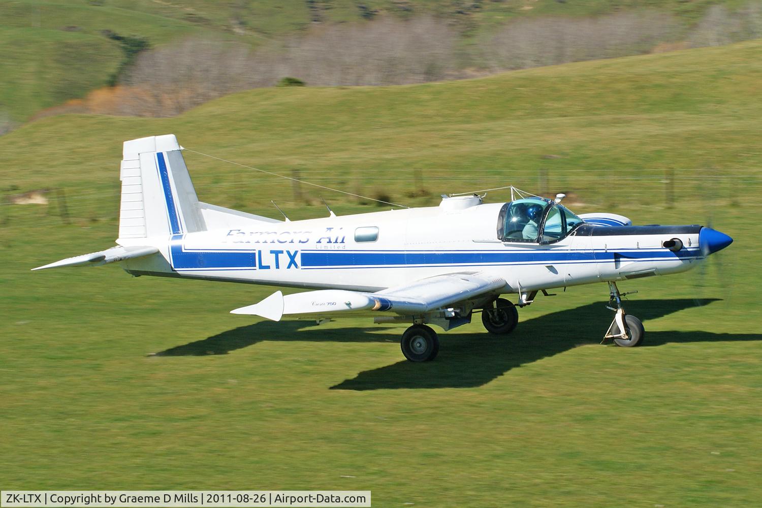 ZK-LTX, 1998 Pacific Aerospace Cresco 08-600 C/N 023, Cresco LTX landing at Rototahi, North of Gisborne 26th August 2011. Pilot is Peter Blake.