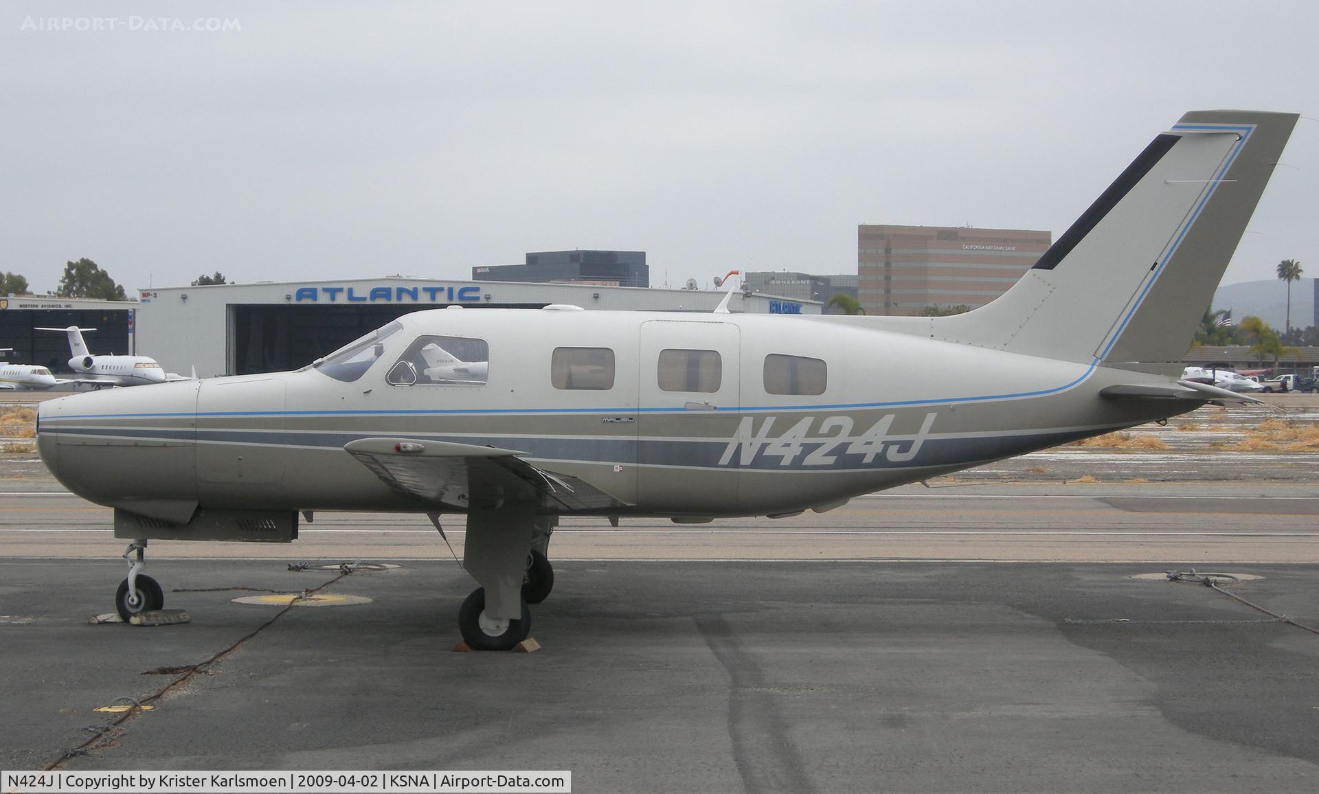 N424J, 1984 Piper PA-46-310P Malibu C/N 46-8408019, Prior to new painting and prop?
