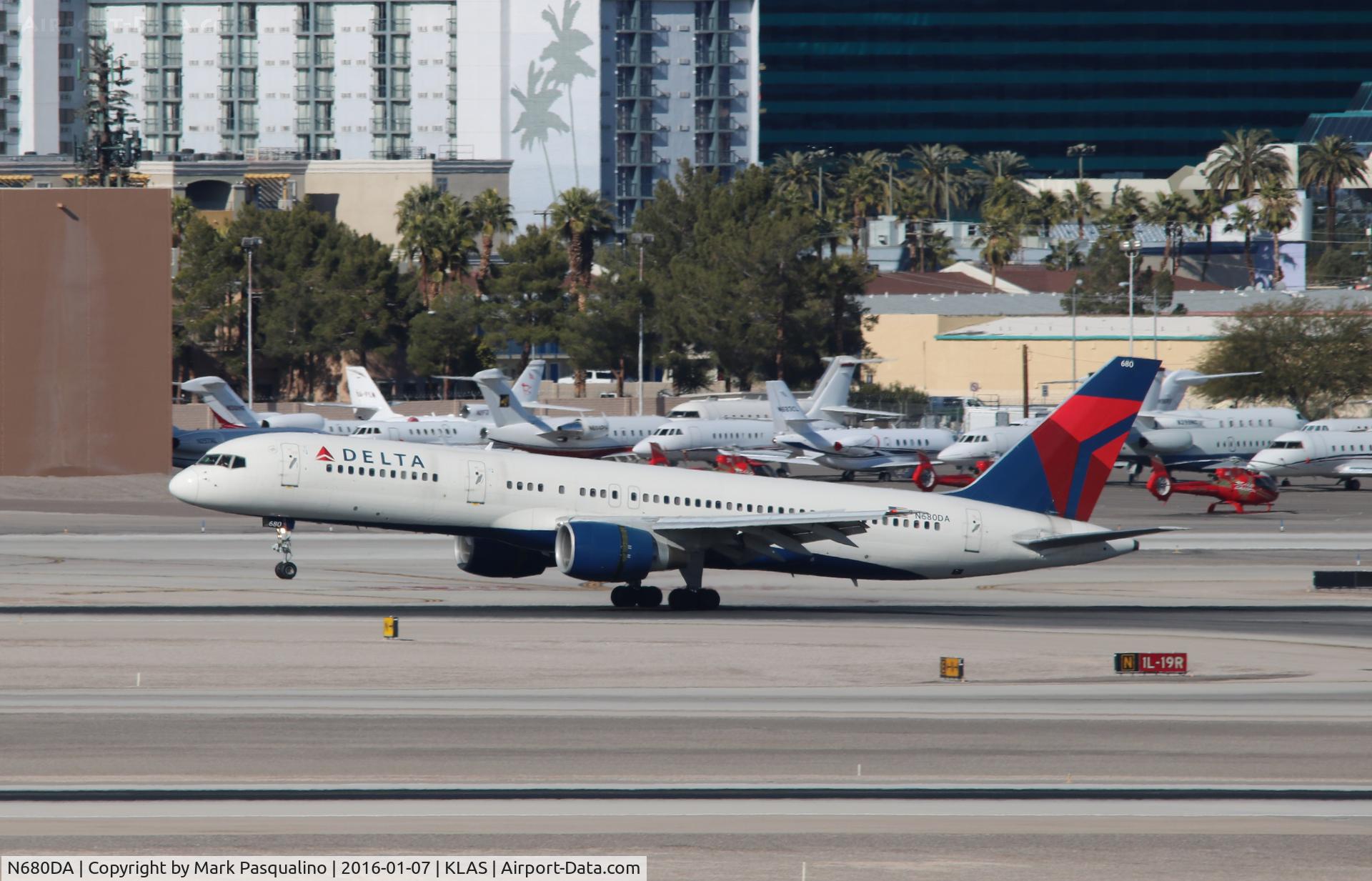 N680DA, 1992 Boeing 757-232 C/N 26956, Boeing 757-200