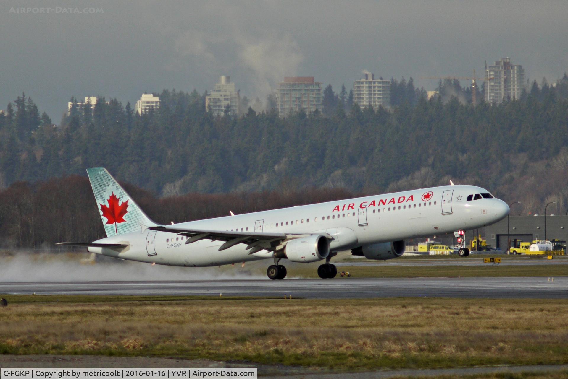 C-FGKP, 2009 Airbus A321-211 C/N 3884, AC1162 to Toronto.