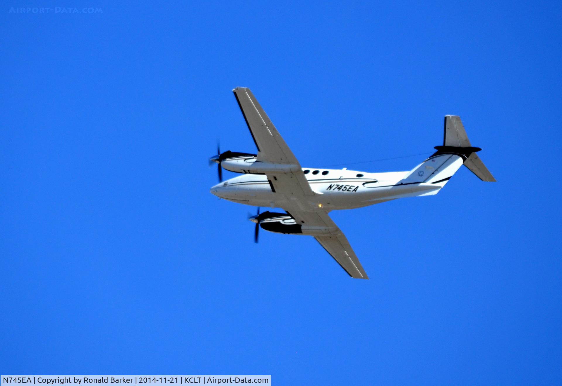 N745EA, 2001 Raytheon Aircraft Company B200 C/N BB-1745, Departure CLT