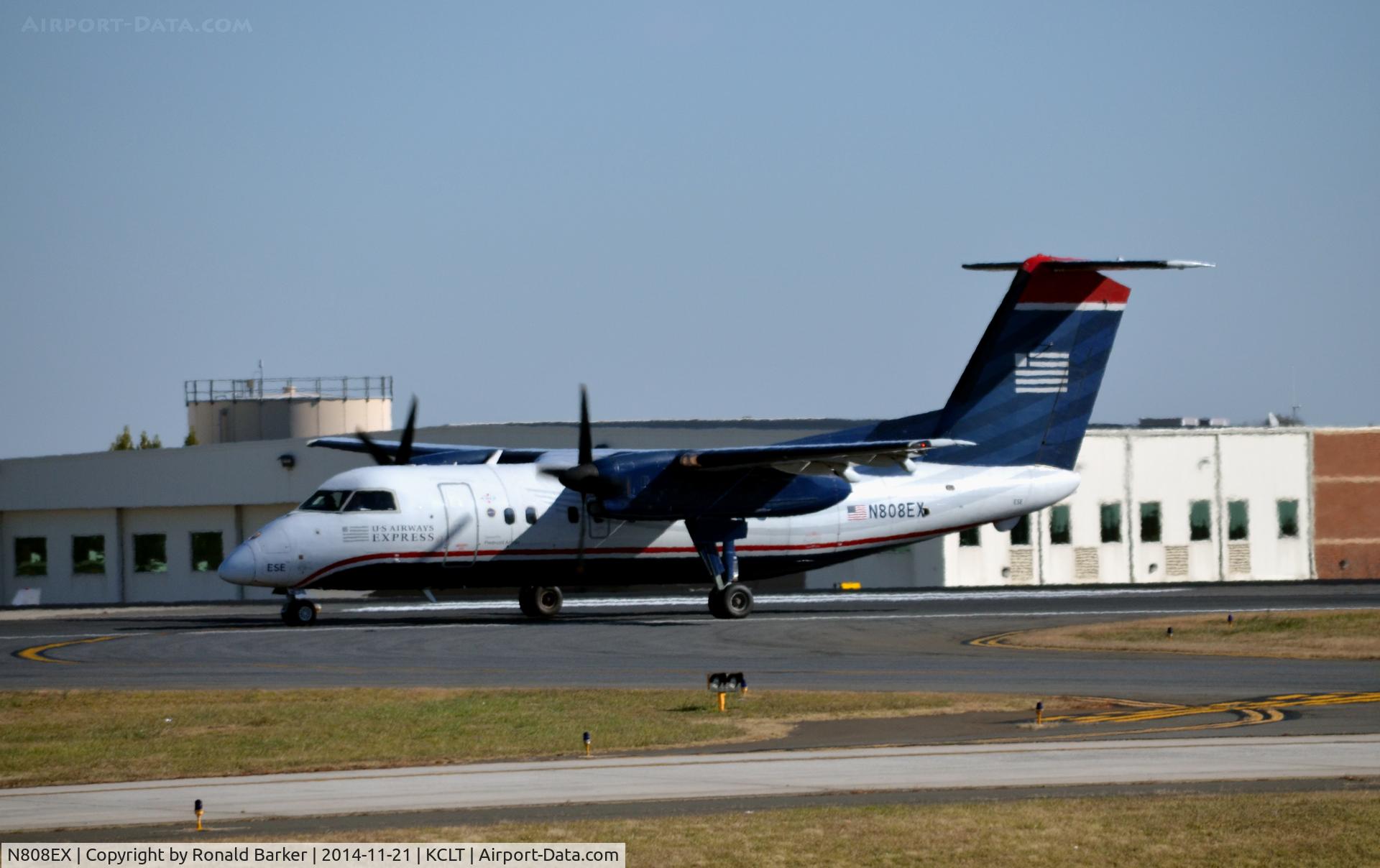 N808EX, 1991 Boeing DHC-8-102 C/N 299, Taxi CLT
