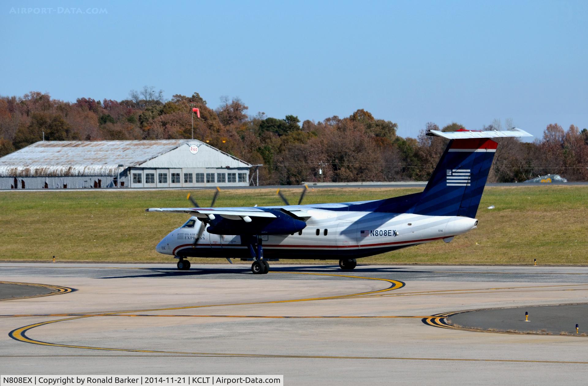N808EX, 1991 Boeing DHC-8-102 C/N 299, Taxi CLT