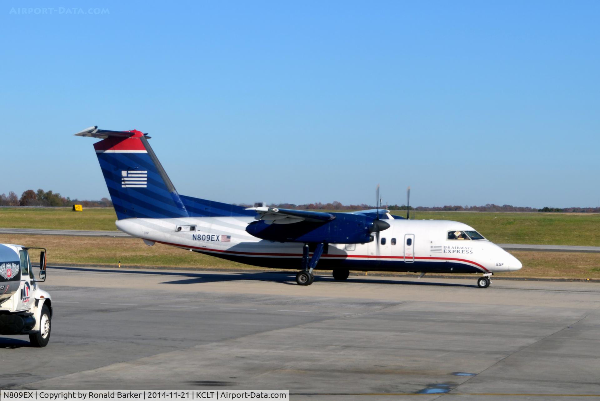 N809EX, 1991 Boeing DHC-8-102 C/N 302, Taxi CLT