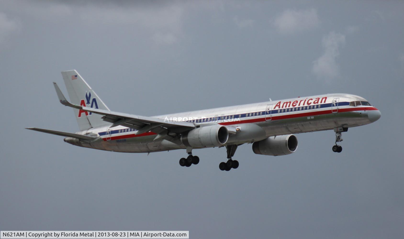 N621AM, 1990 Boeing 757-223 C/N 24579, American