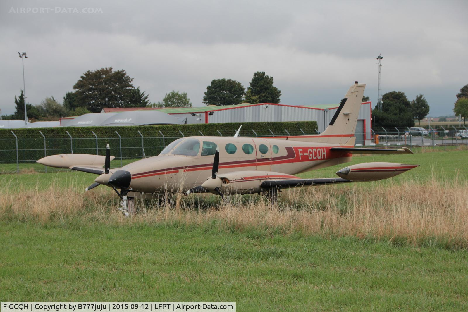 F-GCQH, 1980 Cessna 335 C/N 335-0059, store at Pontoise
