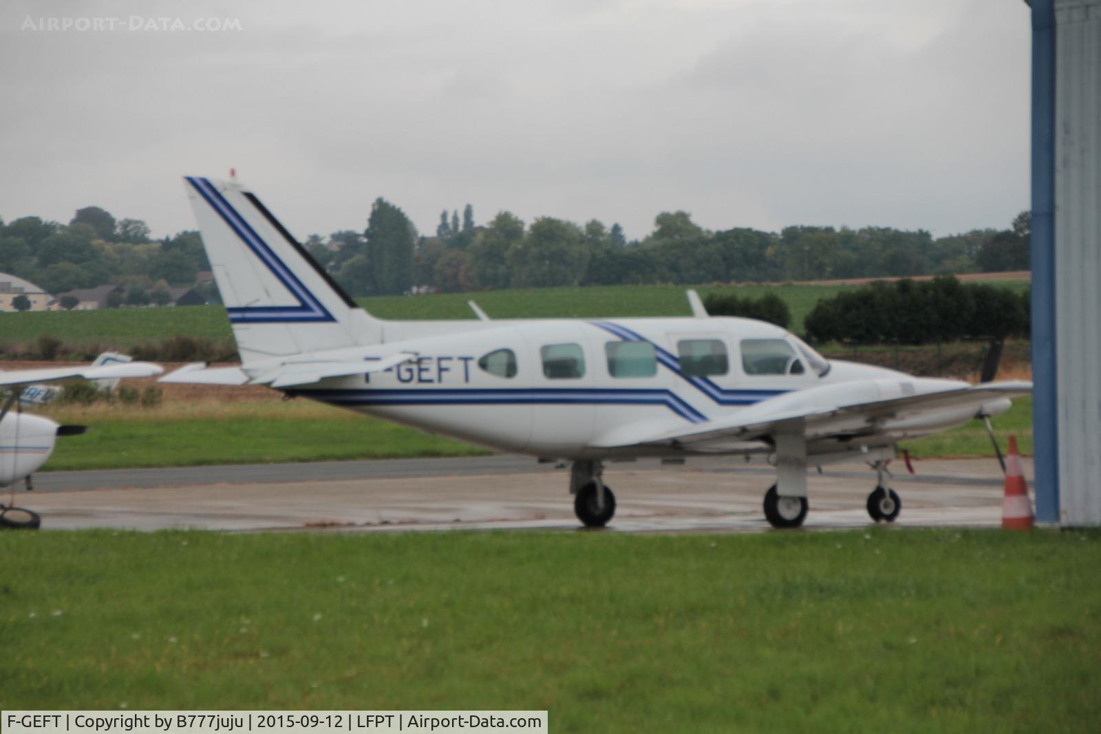 F-GEFT, Piper PA-31 Navajo C/N 31-678, at Pontoise