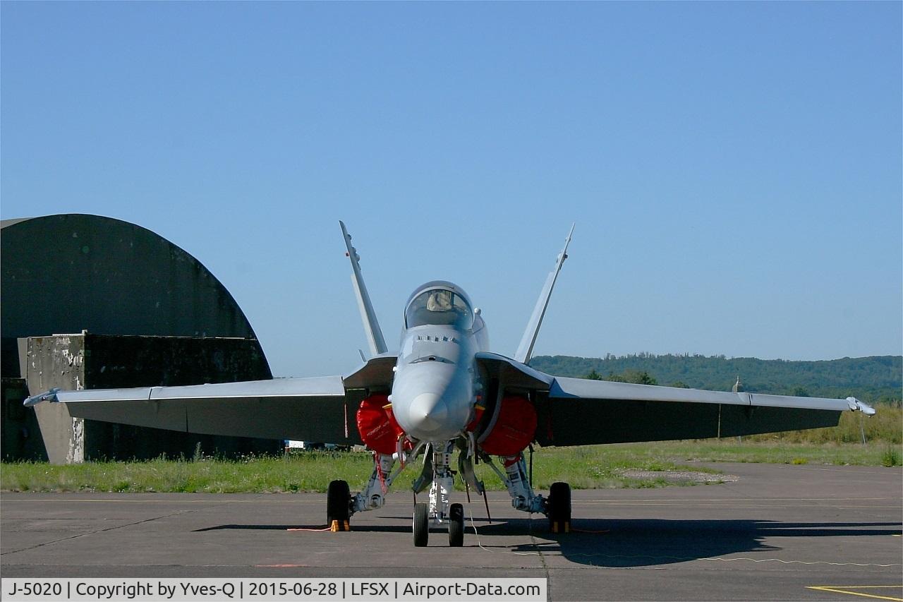 J-5020, McDonnell Douglas F/A-18C Hornet C/N 1369/SFC020, Swiss Air Force McDonnell Douglas FA-18C Hornet, Static display, Luxeuil-Saint Sauveur Air Base 116 (LFSX) Open day 2015