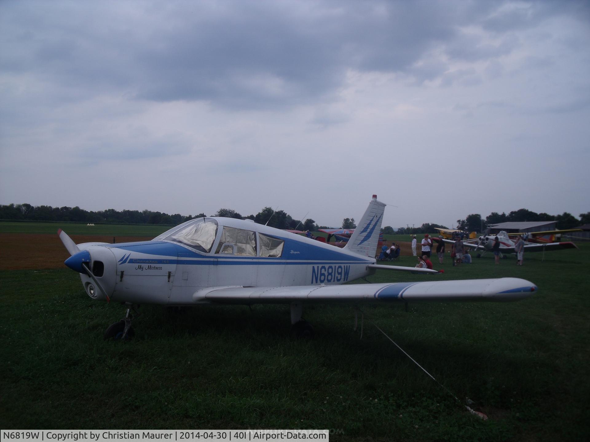 N6819W, 1965 Piper PA-28-140 C/N 28-20957, Piper Cherokee 140