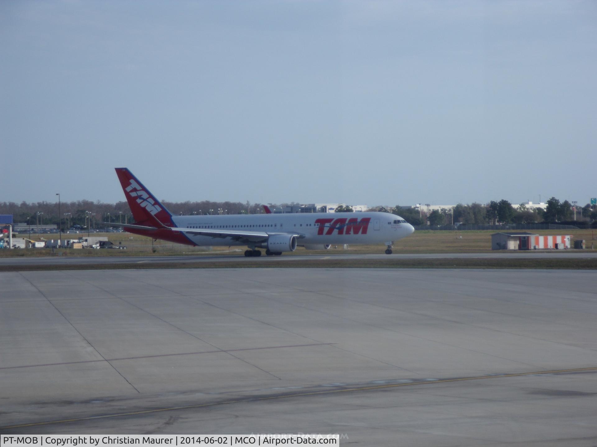 PT-MOB, 2012 Boeing 767-316/ER C/N 40592, Boeing 767-316ER