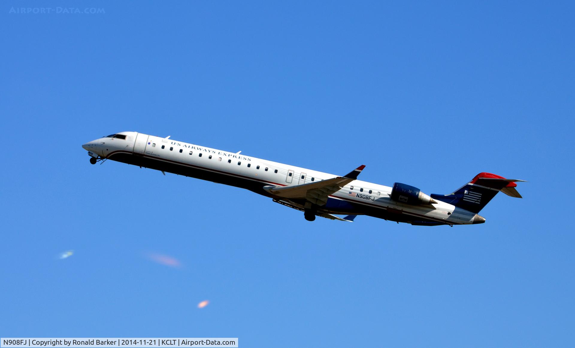 N908FJ, 2003 Bombardier CRJ-900ER (CL-600-2D24) C/N 15008, Departure CLT