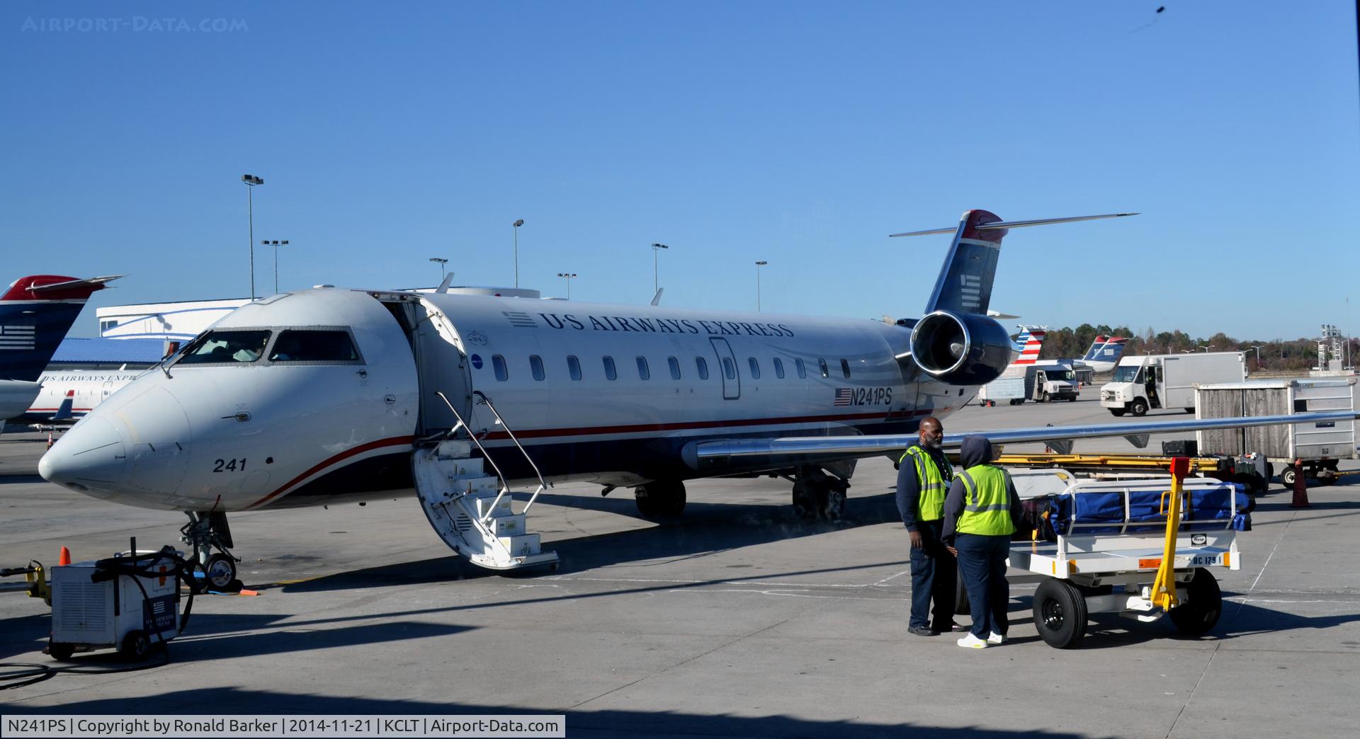 N241PS, 2004 Bombardier CRJ-200ER (CL-600-2B19) C/N 7909, At the gate CLT