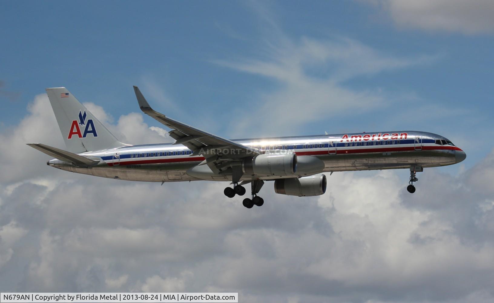 N679AN, 1999 Boeing 757-223F C/N 29589, American