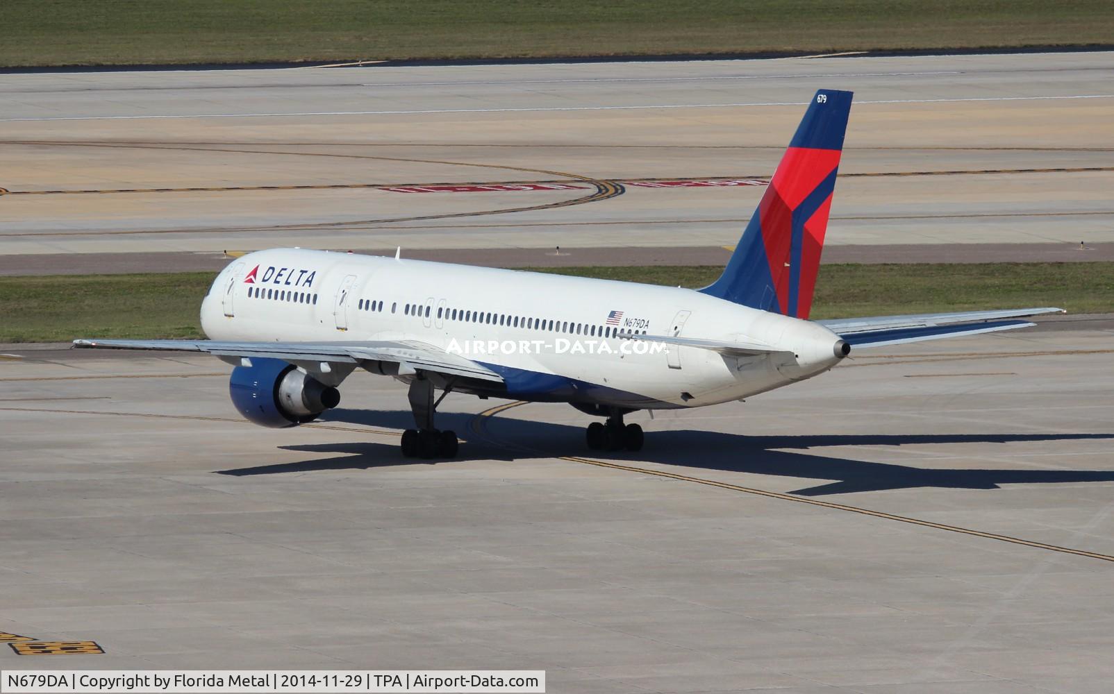 N679DA, 1992 Boeing 757-232 C/N 26955, Delta