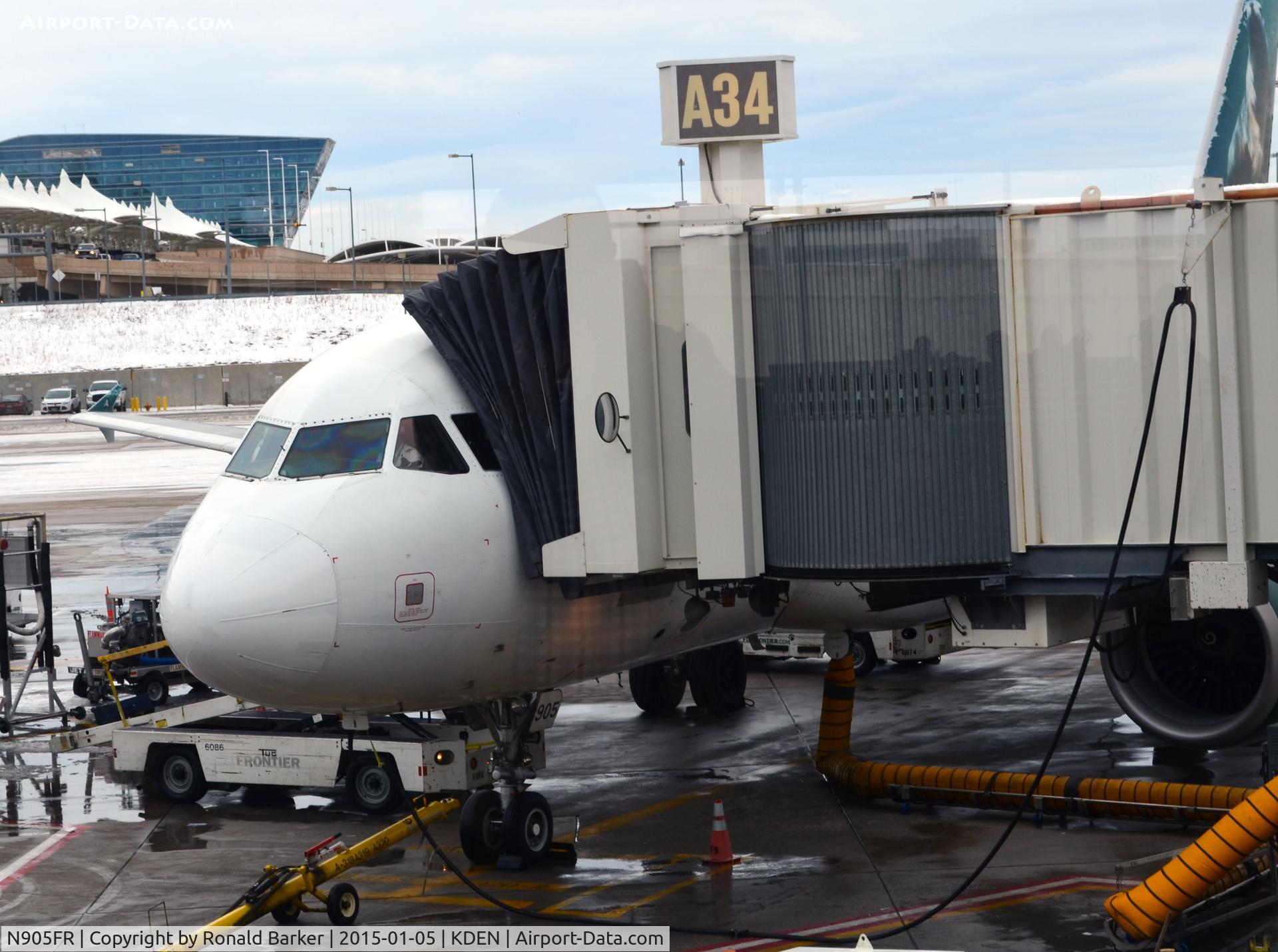 N905FR, 2001 Airbus A319-111 C/N 1583, Gate A34 DEN