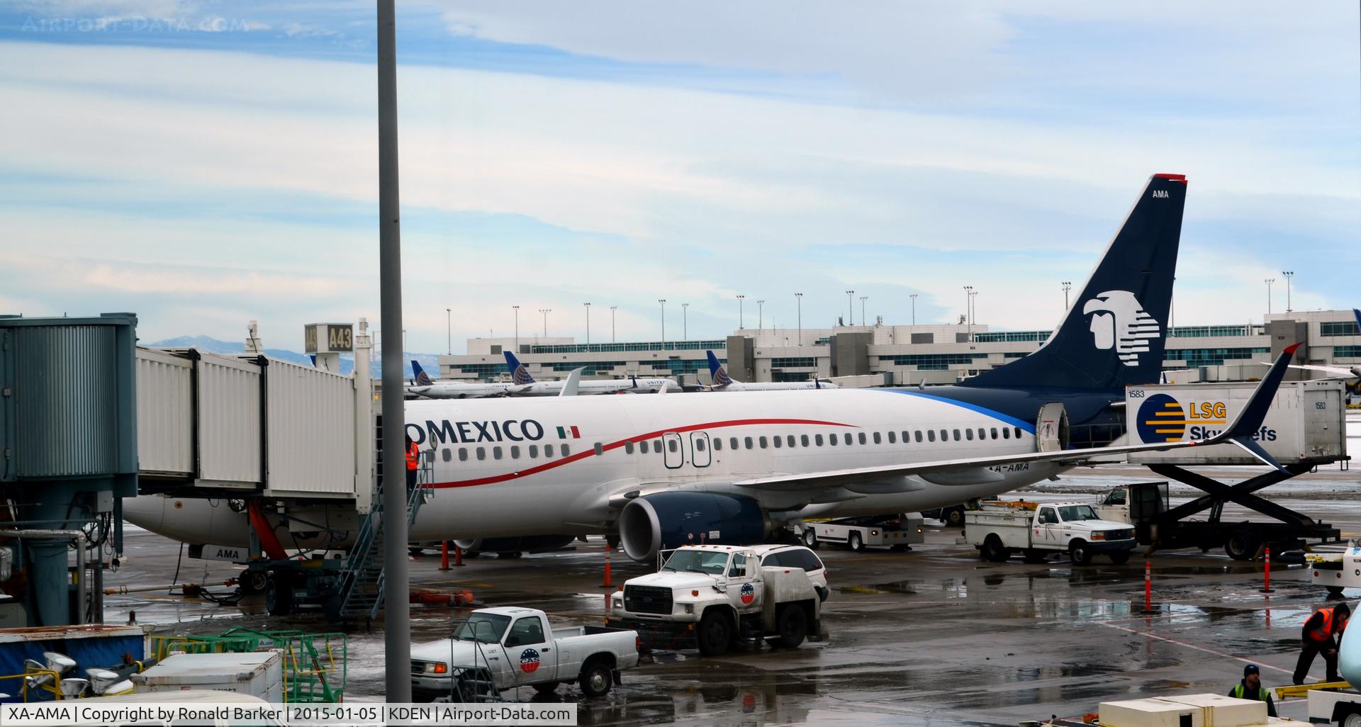 XA-AMA, 2012 Boeing 737-852 C/N 36700, Gate A43 DEN