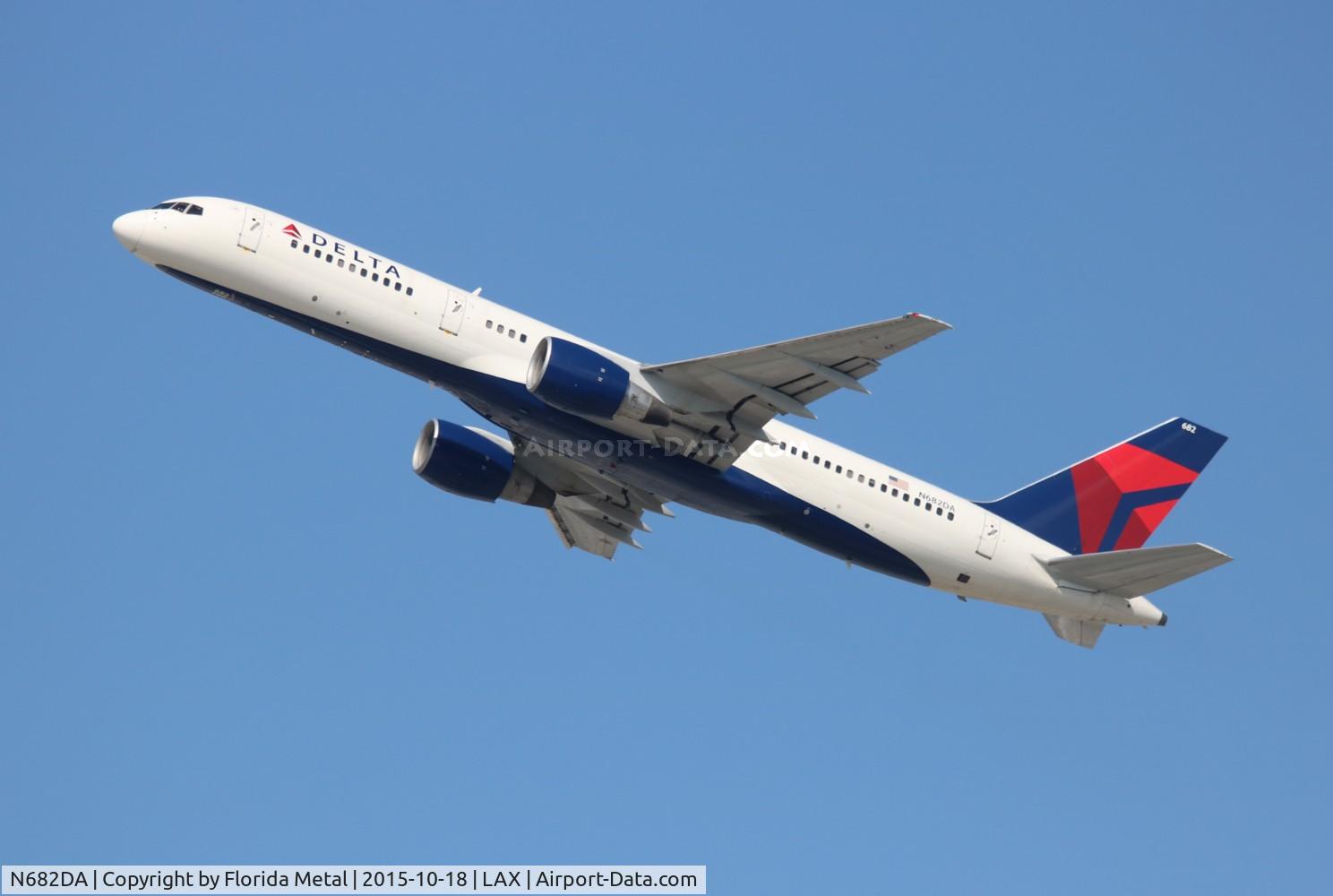 N682DA, 1993 Boeing 757-232 C/N 26958, Delta