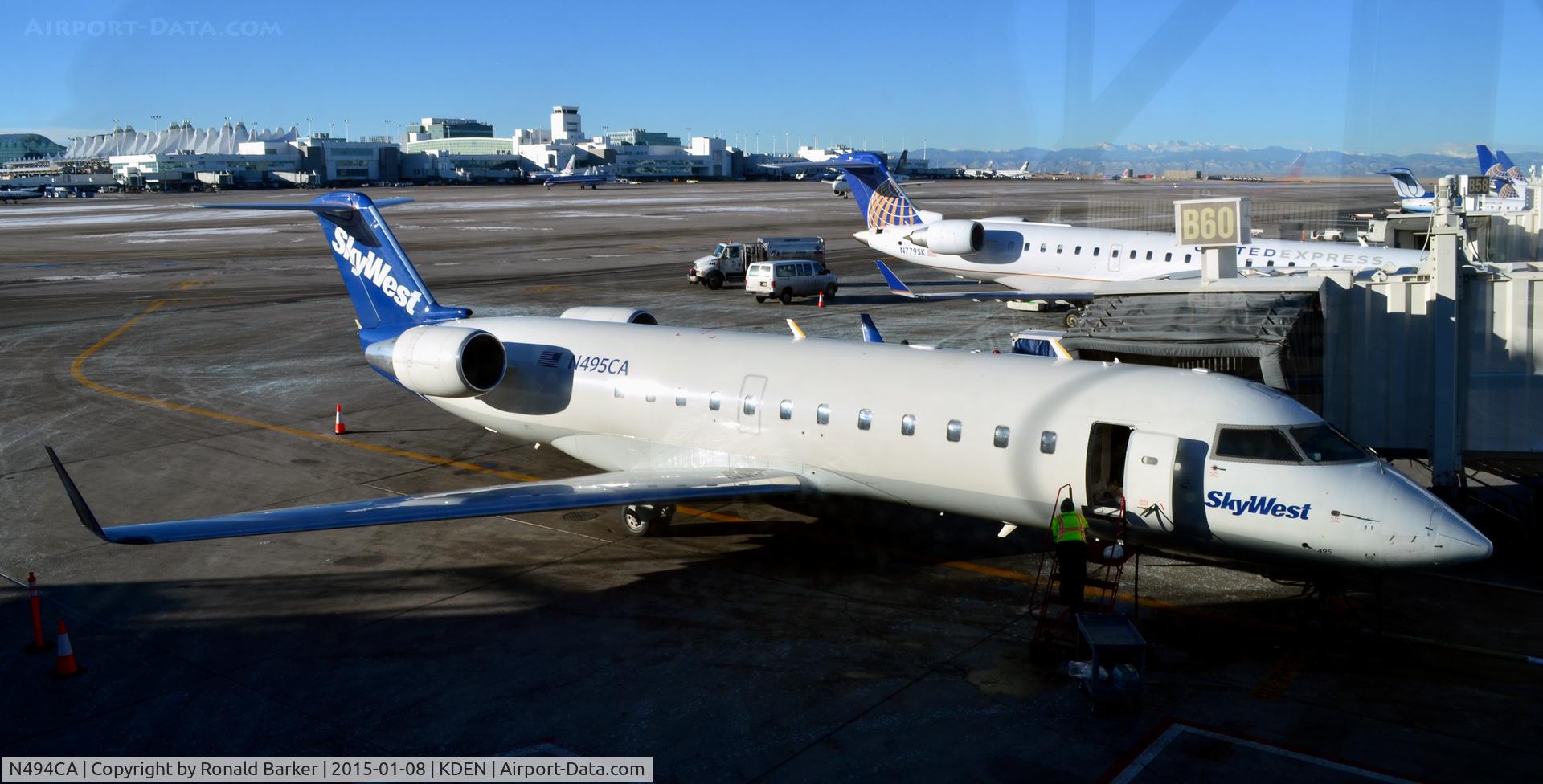 N494CA, 2003 Bombardier CRJ-200ER (CL-600-2B19) C/N 7765, Gate B60 Denver