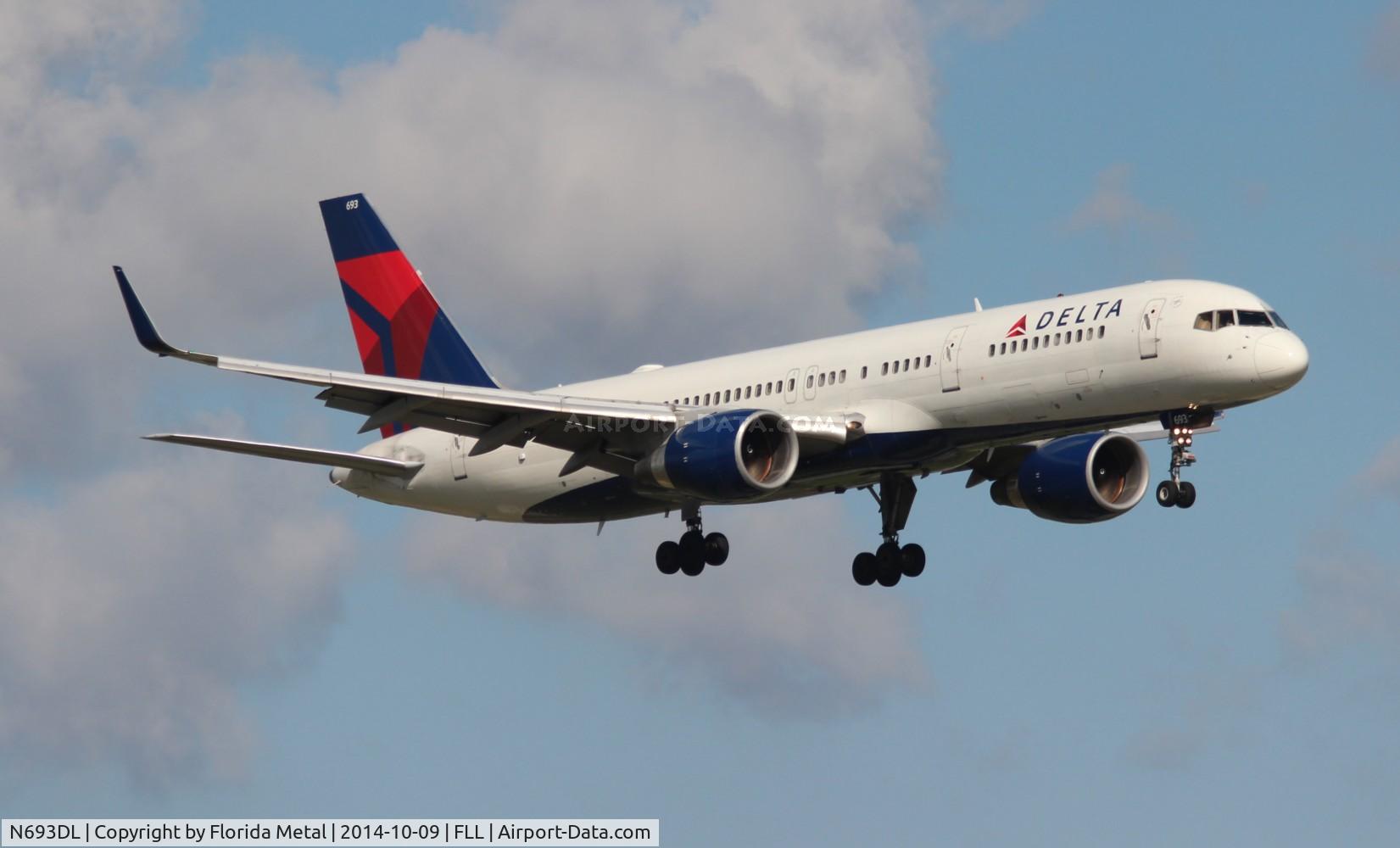 N693DL, 1998 Boeing 757-232 C/N 29725, Delta
