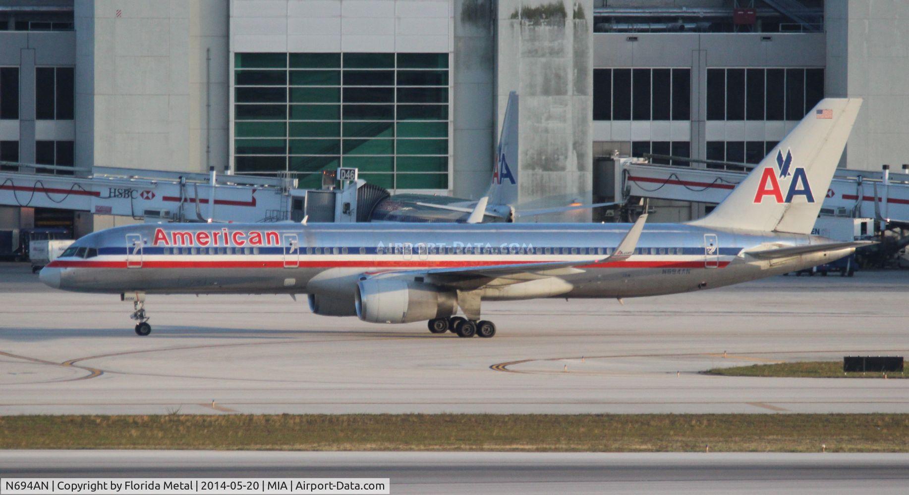 N694AN, 1994 Boeing 757-223 C/N 26974, American