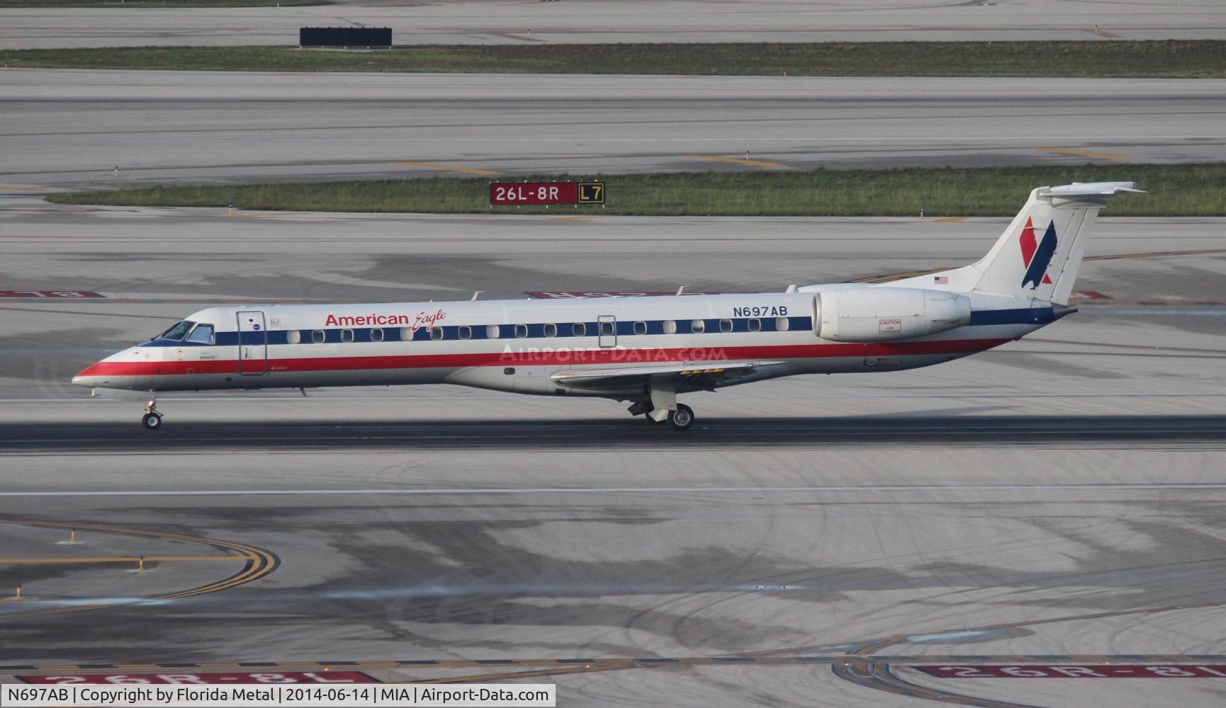 N697AB, 2004 Embraer ERJ-145LR (EMB-145LR) C/N 14500875, American Eagle