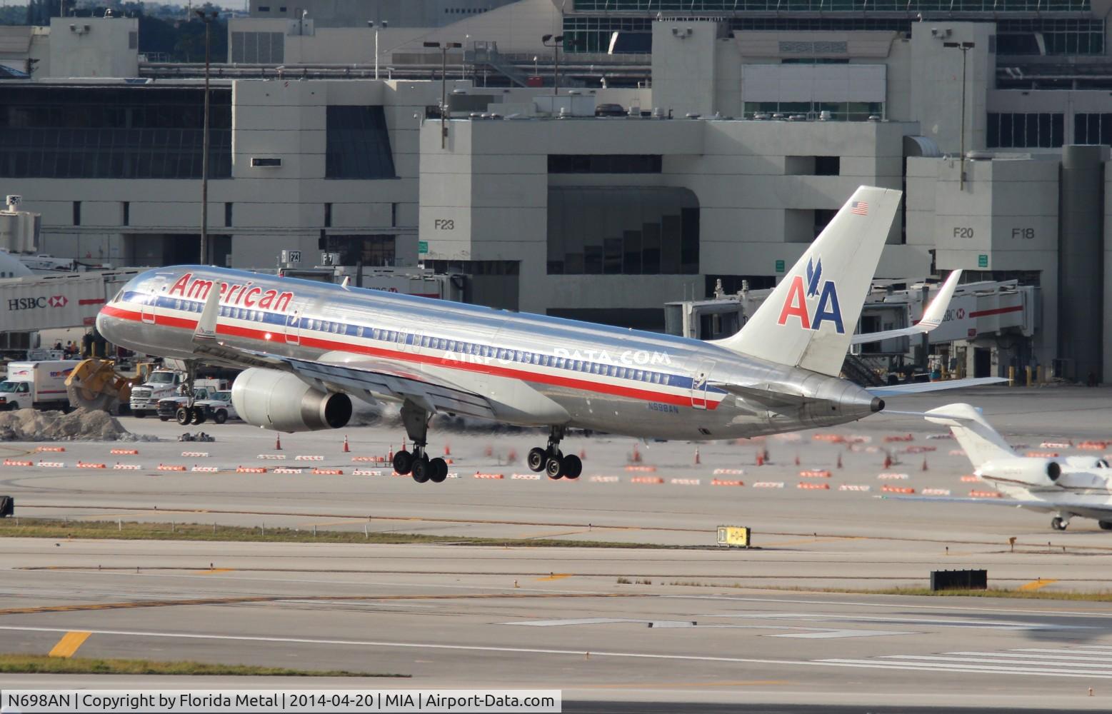 N698AN, 1994 Boeing 757-223 C/N 26980, American