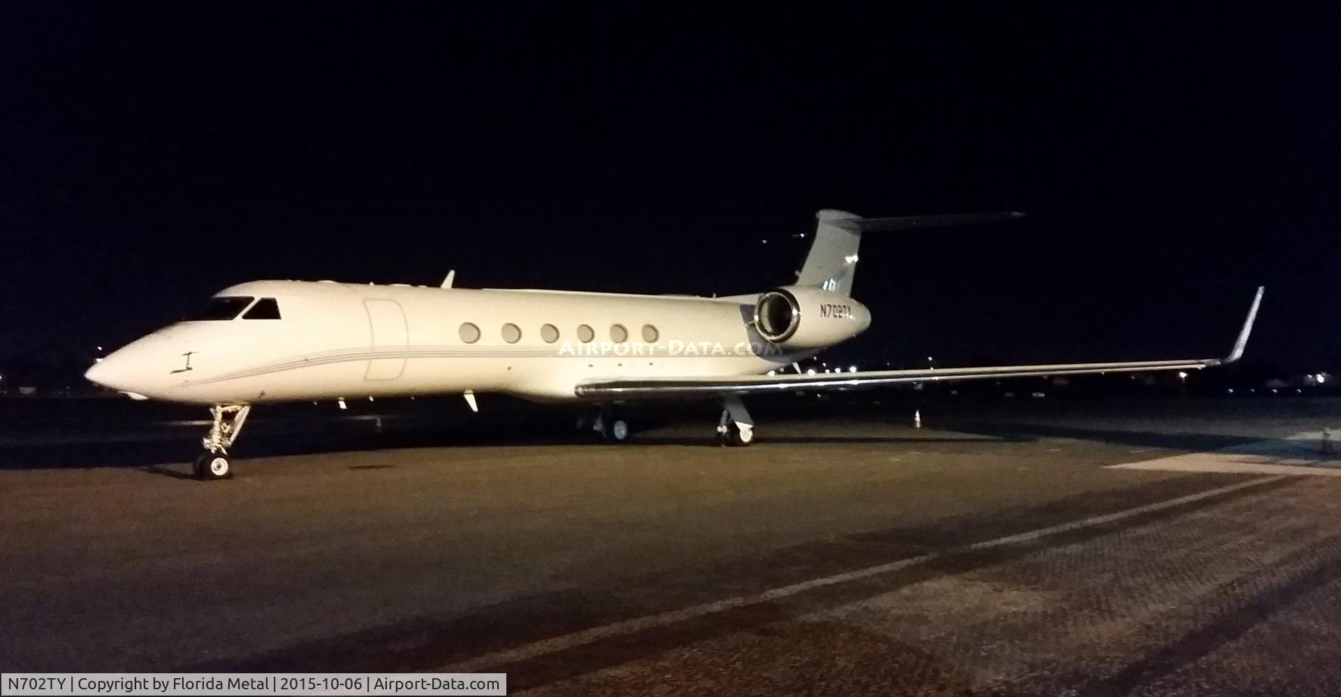 N702TY, 2000 Gulfstream Aerospace G-V C/N 621, Gulfstream G-V