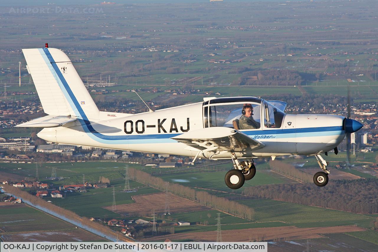 OO-KAJ, 1991 PZL-Okecie PZL-110 Koliber 150 C/N 03900039, In formation with G-NETY.