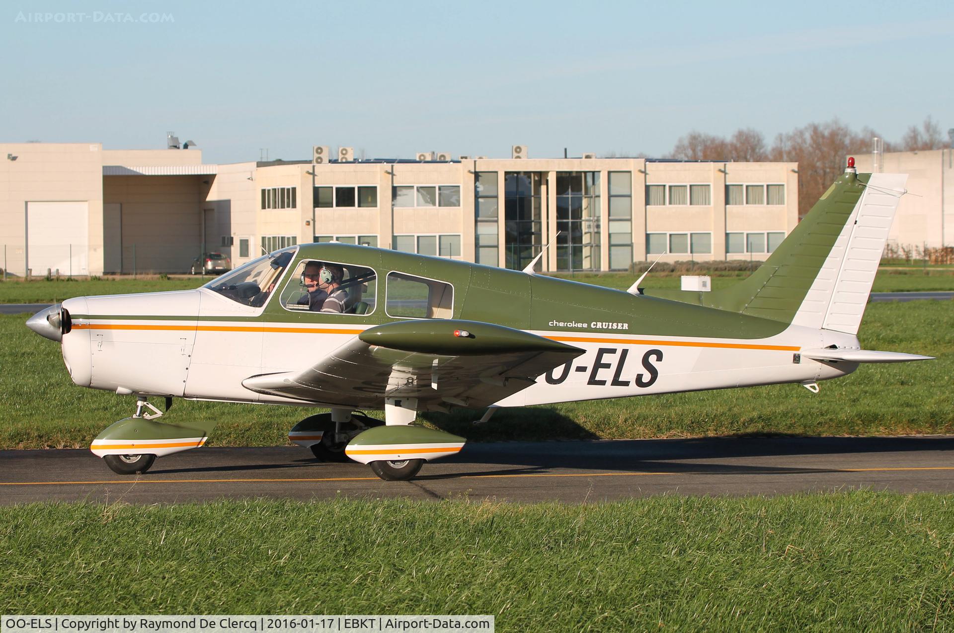 OO-ELS, 1974 Piper PA-28-140 Cherokee Cruiser C/N 28-7425257, Taxiing to rwy 06.
