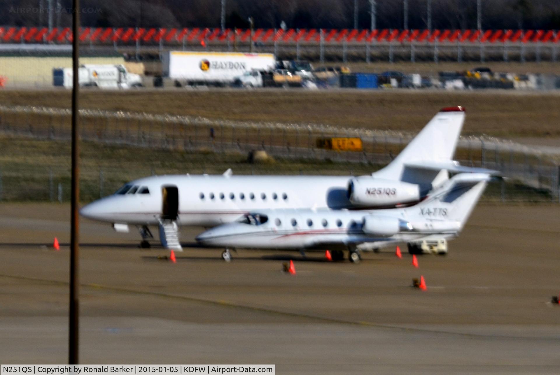 N251QS, 2002 Dassault Falcon 2000 C/N 202, On the ramp DFW