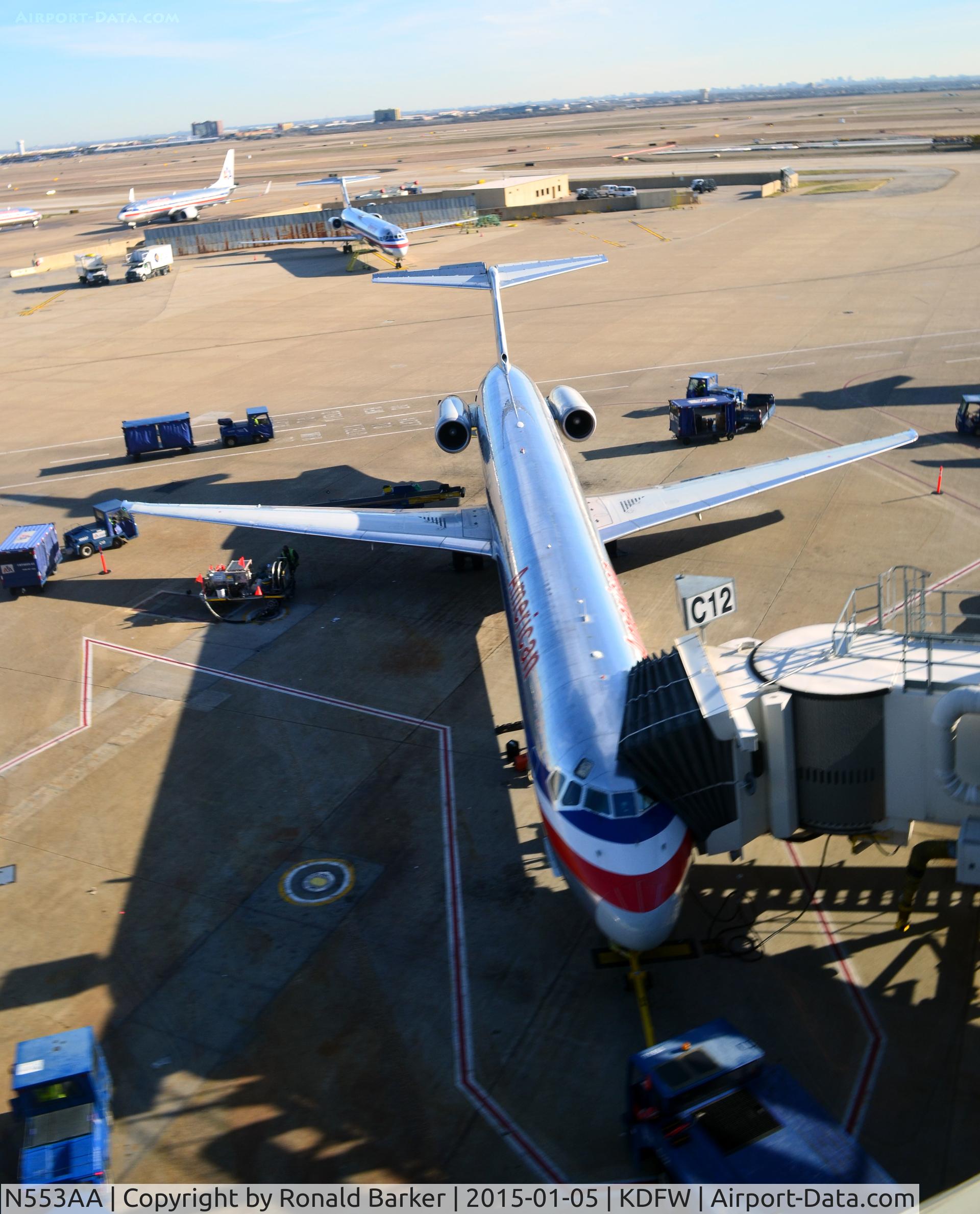 N553AA, 1991 McDonnell Douglas MD-82 (DC-9-82) C/N 53083, Gate C12 DFW