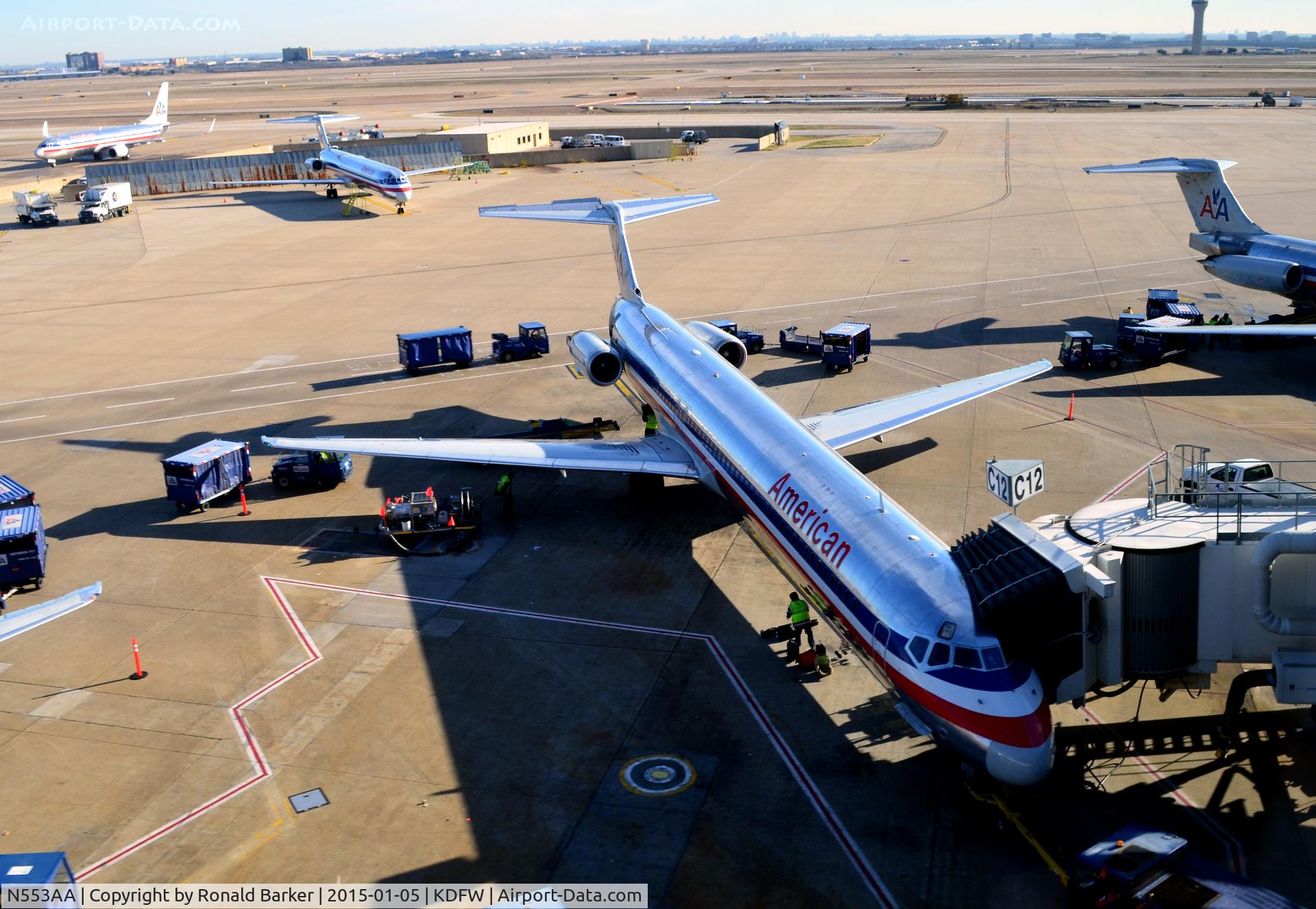 N553AA, 1991 McDonnell Douglas MD-82 (DC-9-82) C/N 53083, Gate C12 DFW