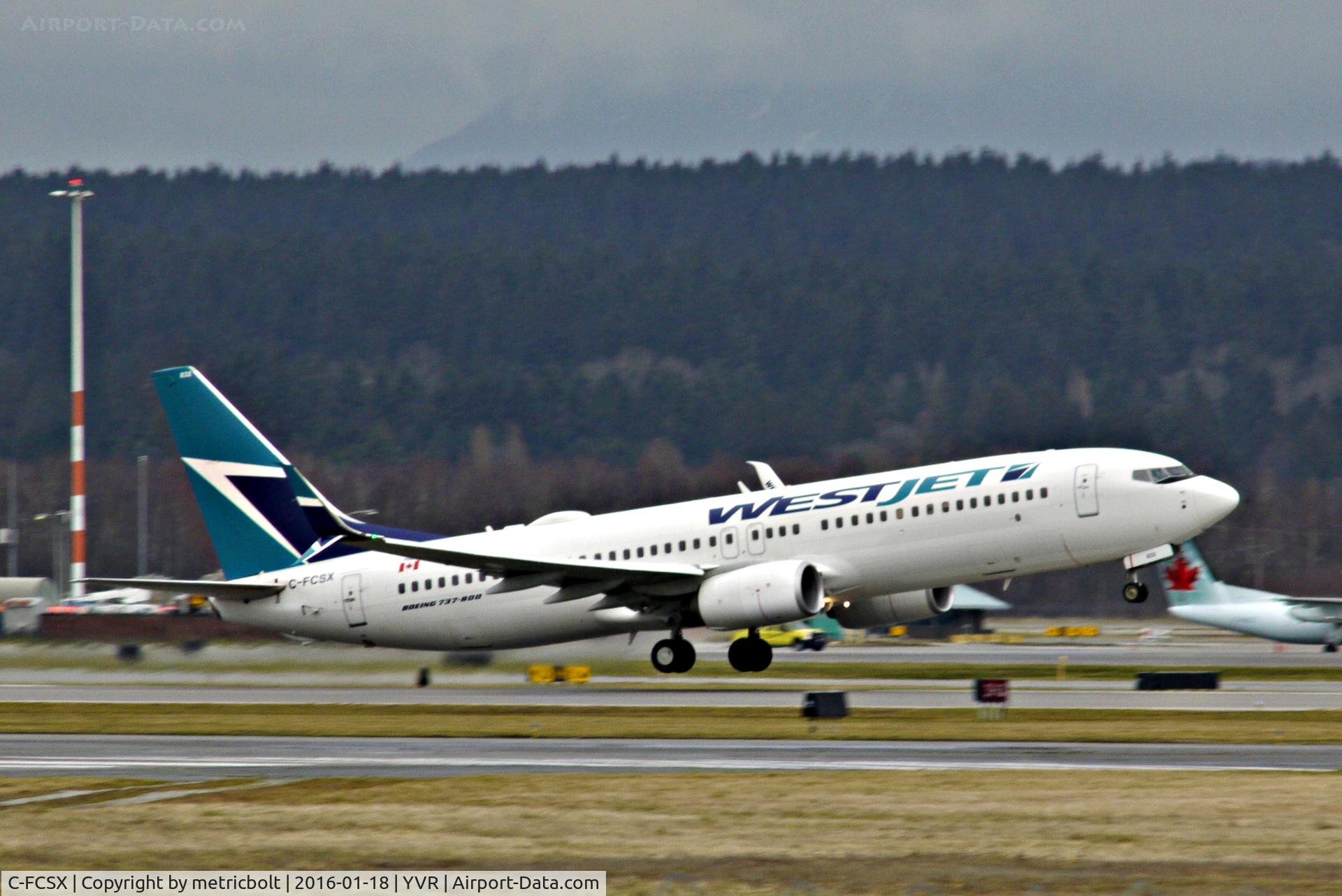 C-FCSX, 2014 Boeing 737-8CT C/N 60126, Take off from YVR