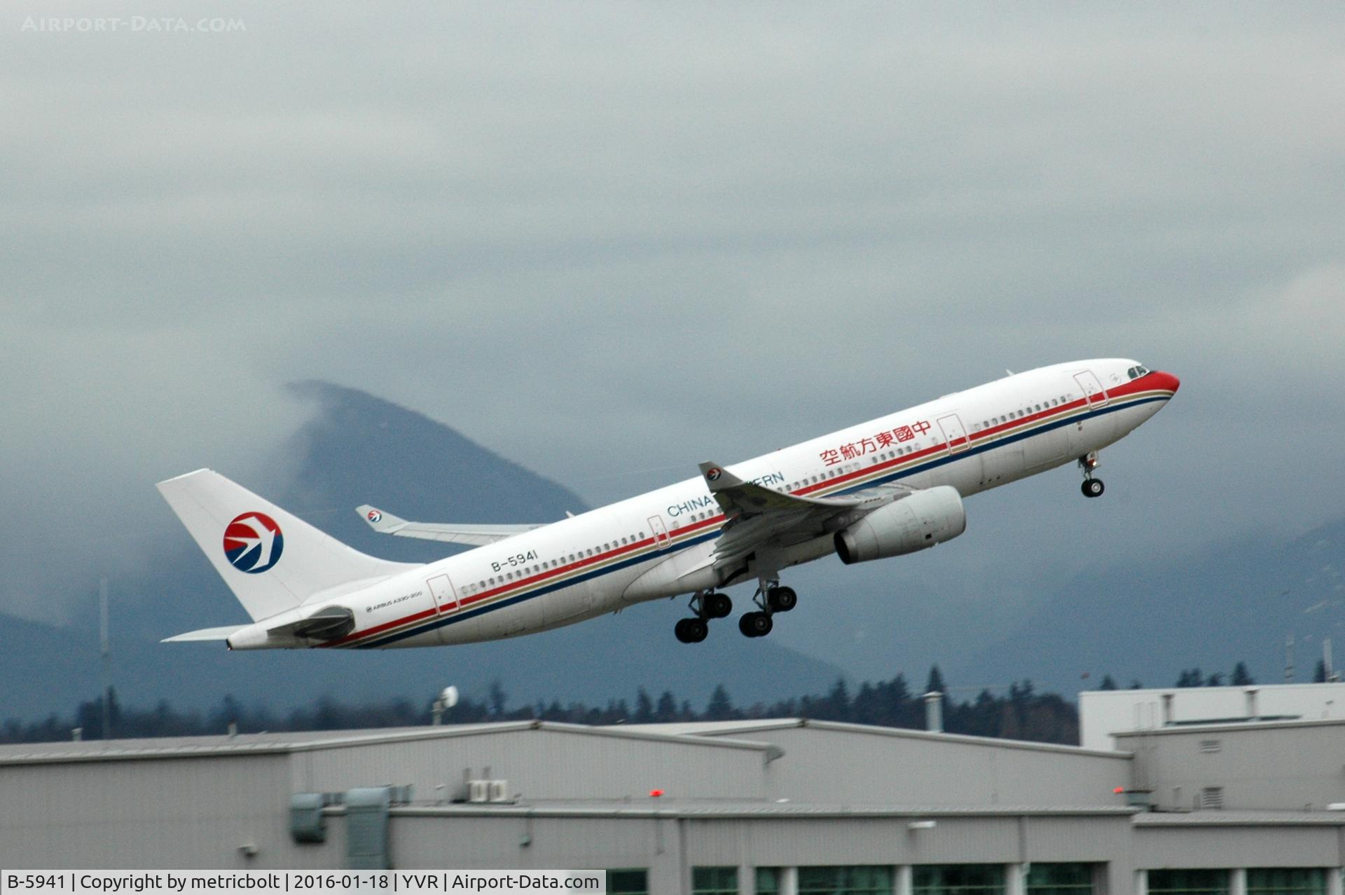 B-5941, 2013 Airbus A330-243 C/N 1494, On its way to Shanghai
