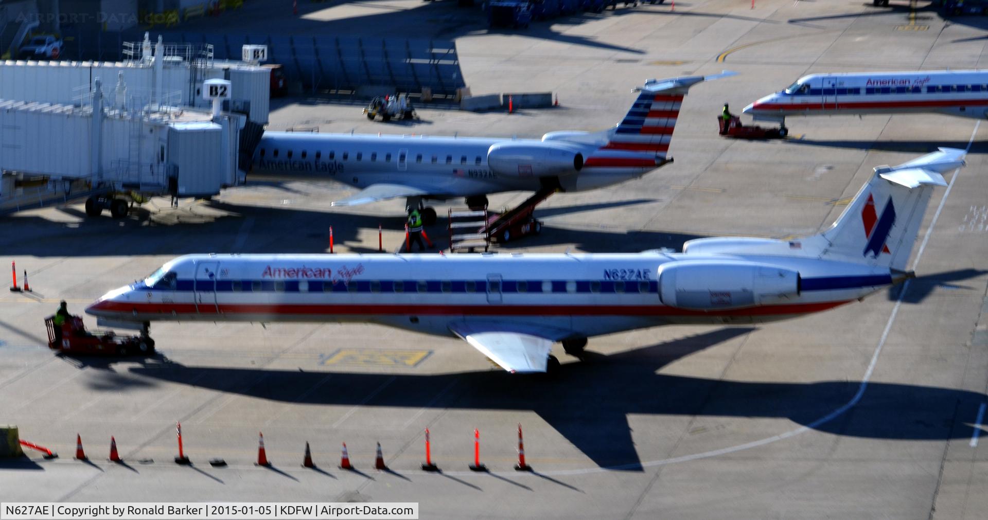 N627AE, 1999 Embraer ERJ-145LR (EMB-145LR) C/N 145121, Pushback DFW