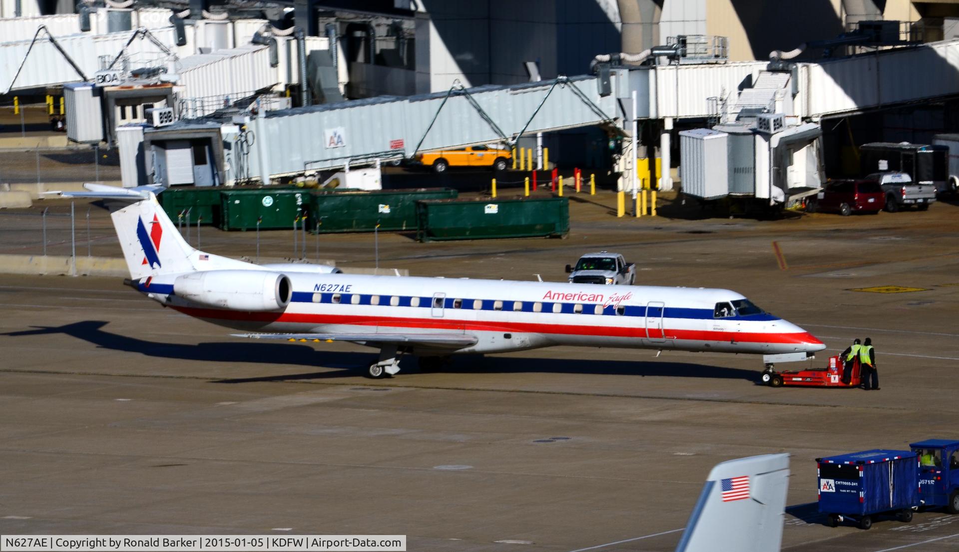 N627AE, 1999 Embraer ERJ-145LR (EMB-145LR) C/N 145121, Pushback DFW
