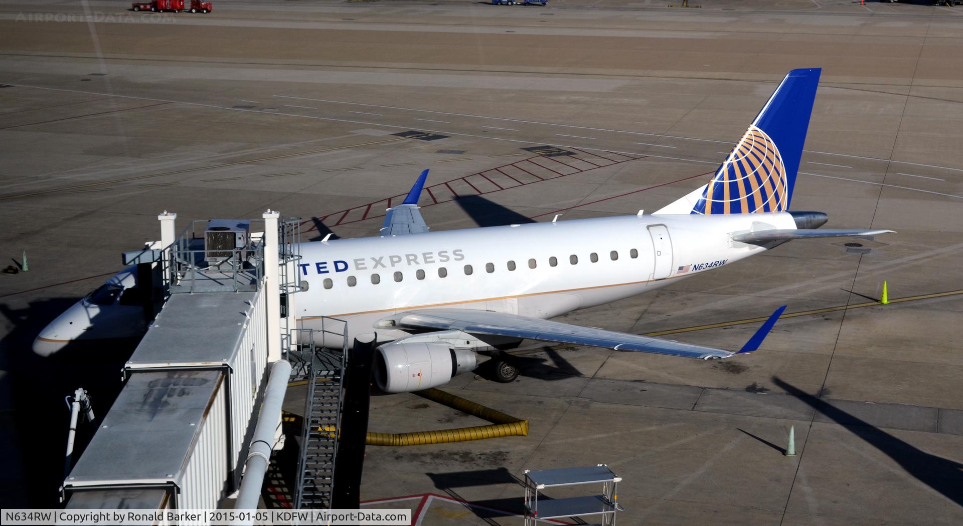 N634RW, 2004 Embraer 170SE (ERJ-170-100SE) C/N 17000055, Gate E8 DFW